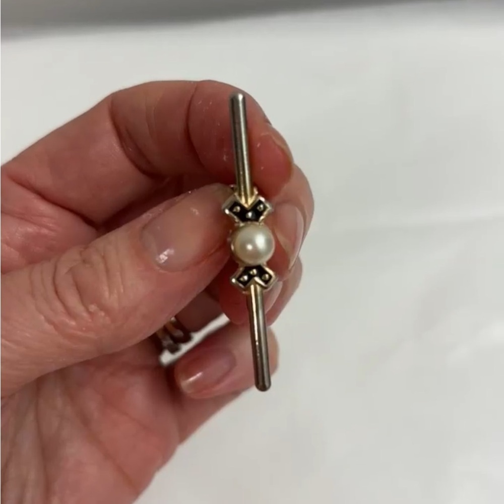 Vintage Faux pearl brooch art nouveau pin gold tone bar design black enamel - Picture 3 of 10